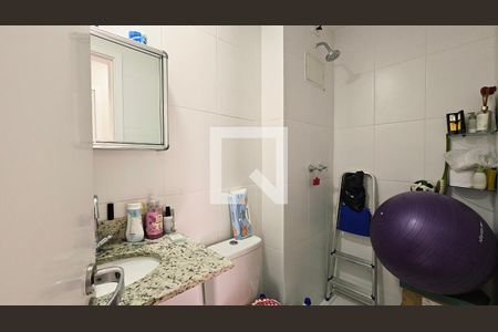 Banheiro de apartamento para alugar com 2 quartos, 55m² em Medeiros, Jundiaí