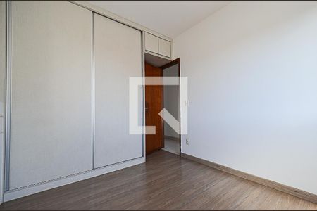 Quarto 1 de apartamento para alugar com 2 quartos, 49m² em Santa Cruz, Belo Horizonte