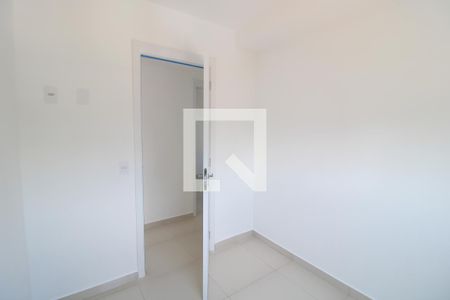 Quarto  de apartamento para alugar com 2 quartos, 56m² em Jardim Santo Antoninho, São Paulo