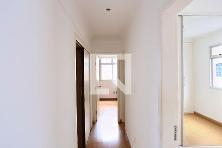Corredor de apartamento para alugar com 3 quartos, 92m² em Cidade Nova, Belo Horizonte
