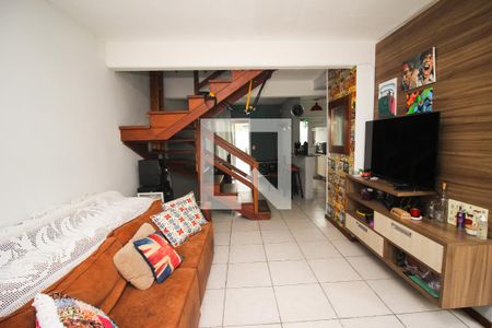 Sala de casa de condomínio para alugar com 3 quartos, 111m² em Hípica, Porto Alegre