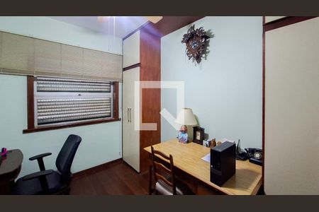 Quarto  de apartamento para alugar com 4 quartos, 178m² em Funcionários, Belo Horizonte