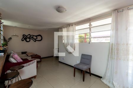 Sala 1 de casa à venda com 2 quartos, 190m² em Alípio de Melo, Belo Horizonte