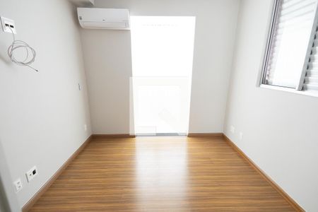quarto 1 / closet, varanda e suite de apartamento para alugar com 3 quartos, 110m² em Castelo, Belo Horizonte