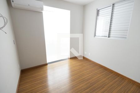 quarto 1 / closet, varanda e suite de apartamento para alugar com 3 quartos, 110m² em Castelo, Belo Horizonte
