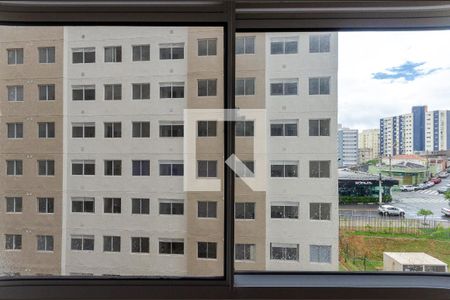 Sala - Janela de apartamento para alugar com 2 quartos, 32m² em Vila Pereira Cerca, São Paulo