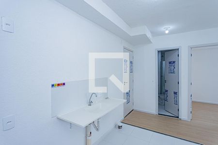 Sala, cozinha e área de serviço de apartamento para alugar com 2 quartos, 32m² em Vila Pereira Cerca, São Paulo
