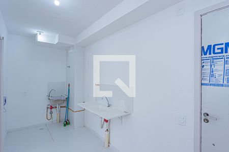 Sala, cozinha e área de serviço de apartamento para alugar com 2 quartos, 32m² em Vila Pereira Cerca, São Paulo