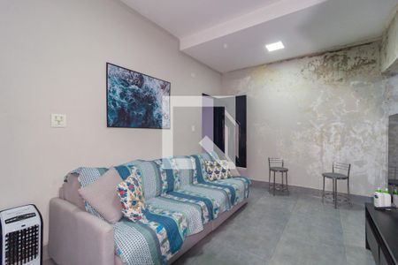 Sala de TV de casa de condomínio à venda com 2 quartos, 120m² em Vila Bertioga, São Paulo