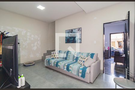 Sala de TV de casa de condomínio à venda com 2 quartos, 120m² em Vila Bertioga, São Paulo