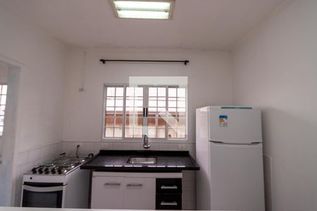 Sala_Cozinha - Conjugada de casa para alugar com 1 quarto, 66m² em Jardim Tupanci, Barueri