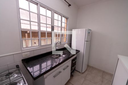 Sala/Cozinha de casa para alugar com 1 quarto, 66m² em Jardim Tupanci, Barueri