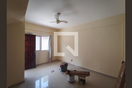 Sala de casa de condomínio para alugar com 2 quartos, 60m² em Curicica, Rio de Janeiro