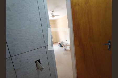 Banheiro de casa de condomínio para alugar com 2 quartos, 60m² em Curicica, Rio de Janeiro