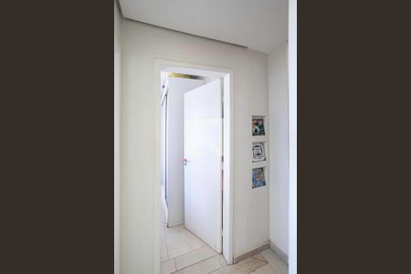 Corredor de apartamento à venda com 2 quartos, 45m² em Dona Clara, Belo Horizonte
