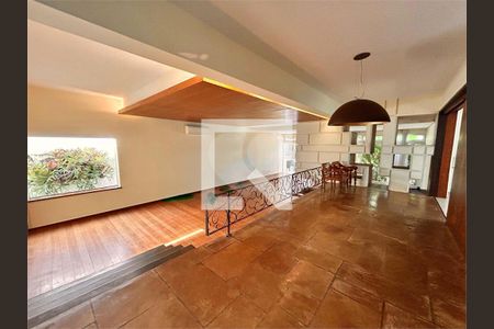 Casa à venda com 4 quartos, 525m² em Granja Julieta, São Paulo