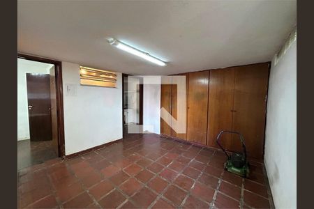 Casa à venda com 4 quartos, 525m² em Granja Julieta, São Paulo