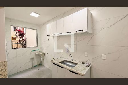 Cozinha e Área de Serviço de apartamento para alugar com 2 quartos, 50m² em Vila Della Piazza, Jundiaí