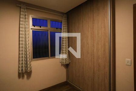 Quarto de apartamento para alugar com 3 quartos, 100m² em Sagrada Família, Belo Horizonte