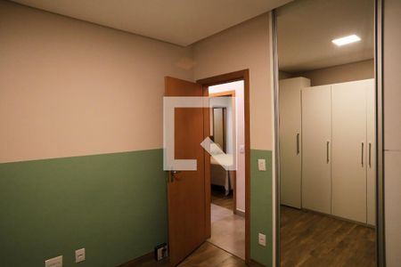 Quarto 2 de apartamento para alugar com 3 quartos, 100m² em Sagrada Família, Belo Horizonte