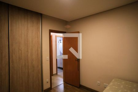 Quarto de apartamento para alugar com 3 quartos, 100m² em Sagrada Família, Belo Horizonte
