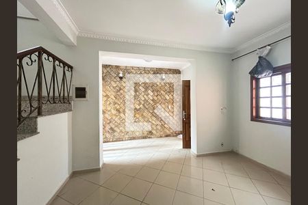 Sala de casa para alugar com 3 quartos, 180m² em Parque Sao Domingos, São Paulo