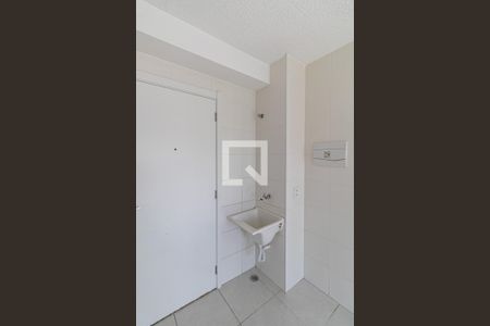 Sala/Cozinha/Área de Serviço  de apartamento à venda com 2 quartos, 32m² em Itaquera, São Paulo