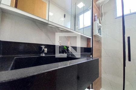 Banheiro de apartamento à venda com 2 quartos, 56m² em Jardim Capivari, Campinas