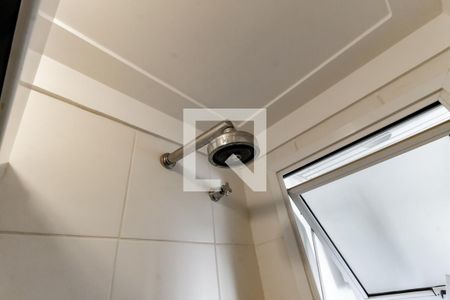 Banheiro Corredor - chuveiro de apartamento para alugar com 2 quartos, 67m² em Vila Suzana, São Paulo