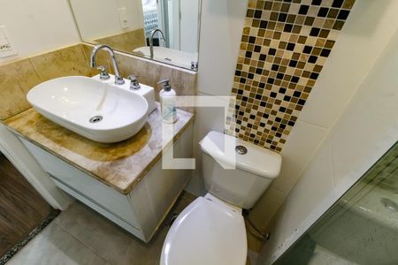 Banheiro Corredor de apartamento para alugar com 2 quartos, 67m² em Vila Suzana, São Paulo