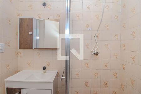 Banheiro de apartamento para alugar com 1 quarto, 40m² em Passo D’areia, Porto Alegre