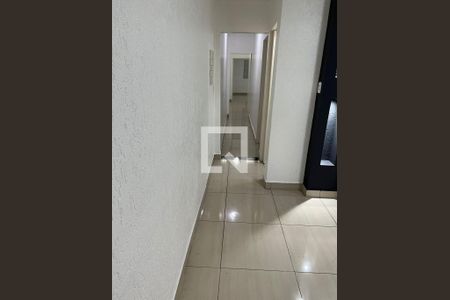 Corredor de casa para alugar com 3 quartos, 220m² em São Lucas, São Paulo