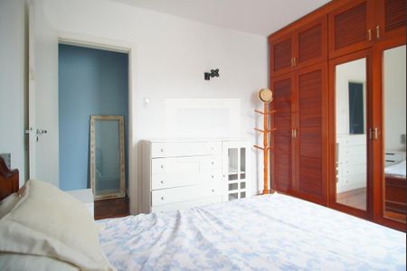 Quarto 2 de apartamento para alugar com 2 quartos, 65m² em São João, Porto Alegre