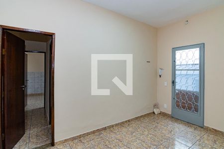 Sala de casa para alugar com 2 quartos, 50m² em Carlos Prates, Belo Horizonte