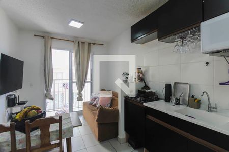 Sala/Cozinha de apartamento para alugar com 2 quartos, 40m² em Vila Ema, São Paulo