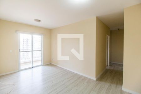 Sala de apartamento para alugar com 1 quarto, 72m² em Jardim Tupanci, Barueri