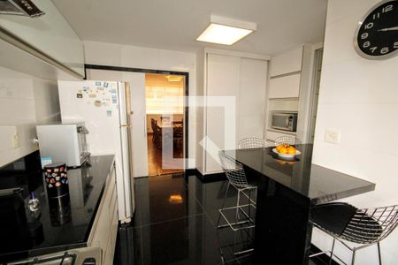 Cozinha de apartamento à venda com 4 quartos, 160m² em Funcionários, Belo Horizonte