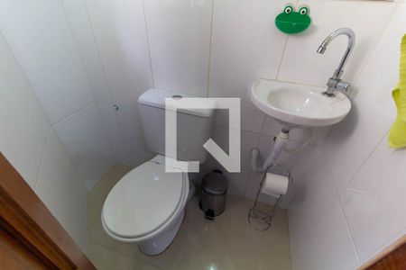 Lavabo de casa para alugar com 2 quartos, 63m² em Jardim Iva, São Paulo