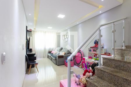 Sala de casa à venda com 3 quartos, 140m² em Vila Carmosina, São Paulo