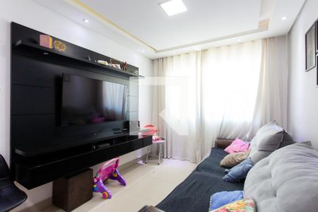 Sala de casa à venda com 3 quartos, 140m² em Vila Carmosina, São Paulo