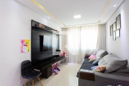 Sala de casa à venda com 3 quartos, 140m² em Vila Carmosina, São Paulo