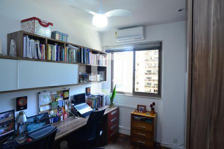 Quarto de apartamento à venda com 2 quartos, 88m² em Barra da Tijuca, Rio de Janeiro