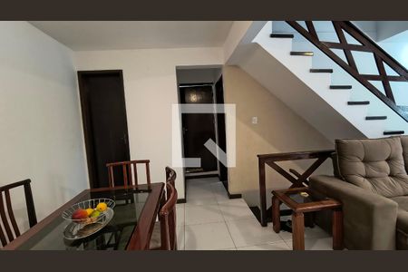 Sala de casa de condomínio para alugar com 3 quartos, 150m² em Vargem Grande, Rio de Janeiro