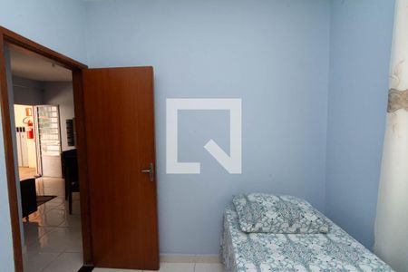 Quarto 2 de apartamento para alugar com 2 quartos, 47m² em Jardim Riacho das Pedras , Contagem
