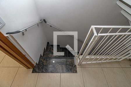 acesso para o segundo piso_2 de casa de condomínio para alugar com 4 quartos, 191m² em Vila Moraes, São Paulo
