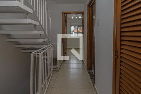 corredor para os cômodos do piso 2_2 de casa de condomínio para alugar com 4 quartos, 191m² em Vila Moraes, São Paulo