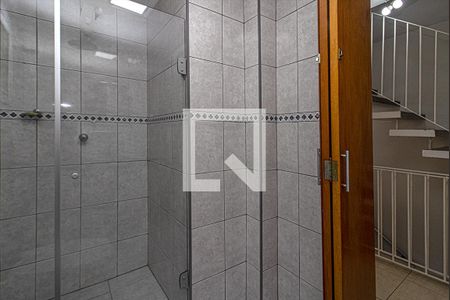 banheiro social_3 de casa de condomínio para alugar com 4 quartos, 191m² em Vila Moraes, São Paulo