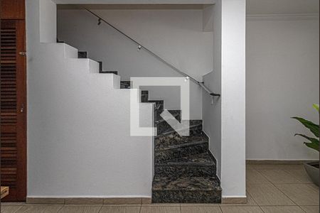 acesso para o segundo piso_1 de casa de condomínio para alugar com 4 quartos, 191m² em Vila Moraes, São Paulo