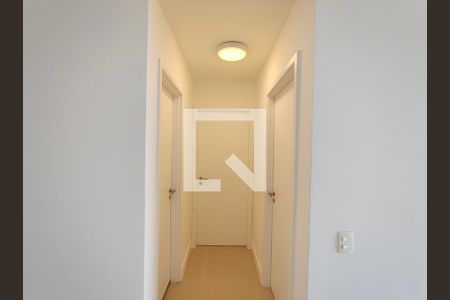 Corredor de apartamento para alugar com 2 quartos, 86m² em Barra da Tijuca, Rio de Janeiro