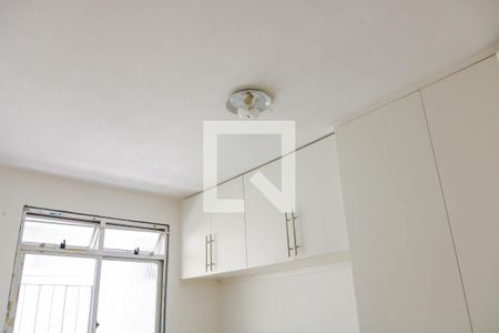 Quarto 1 de apartamento para alugar com 2 quartos, 56m² em Tomas Coelho RJ, Rio de Janeiro